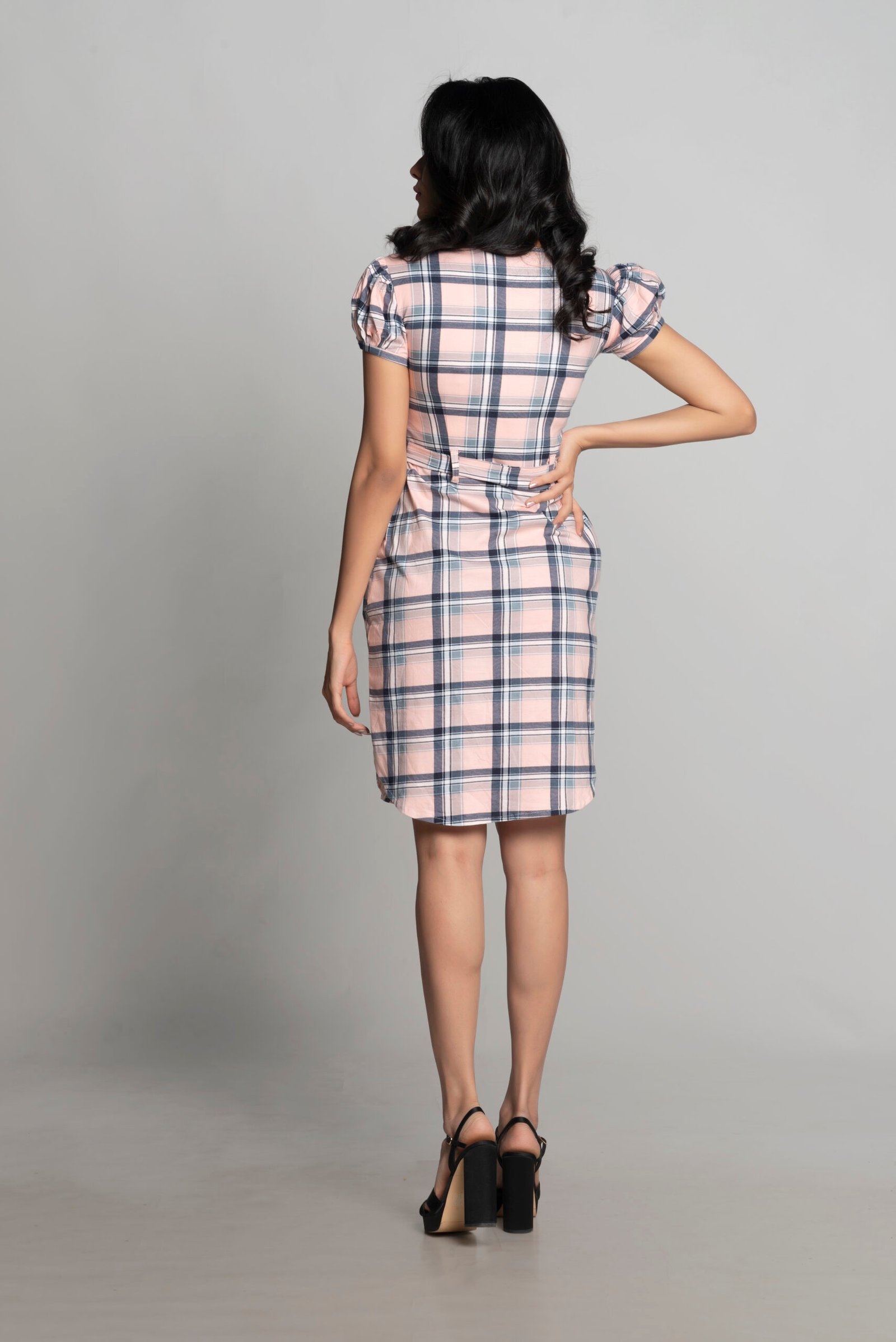 PINK CHECKED WAIST TIE-UPS DRESS - Image 4
