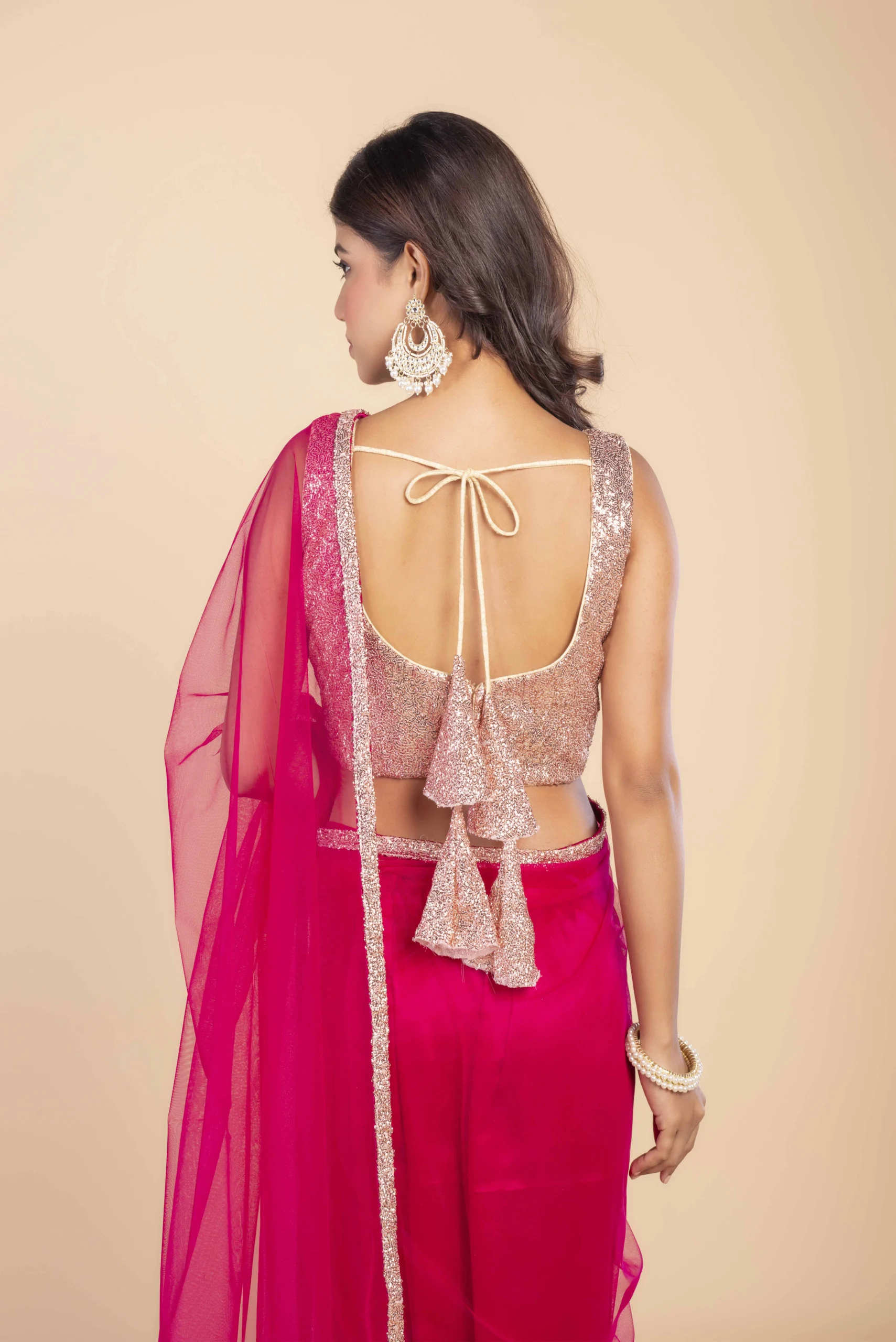 Pink Net Saree With Rose Gold Sequin Border - Image 4