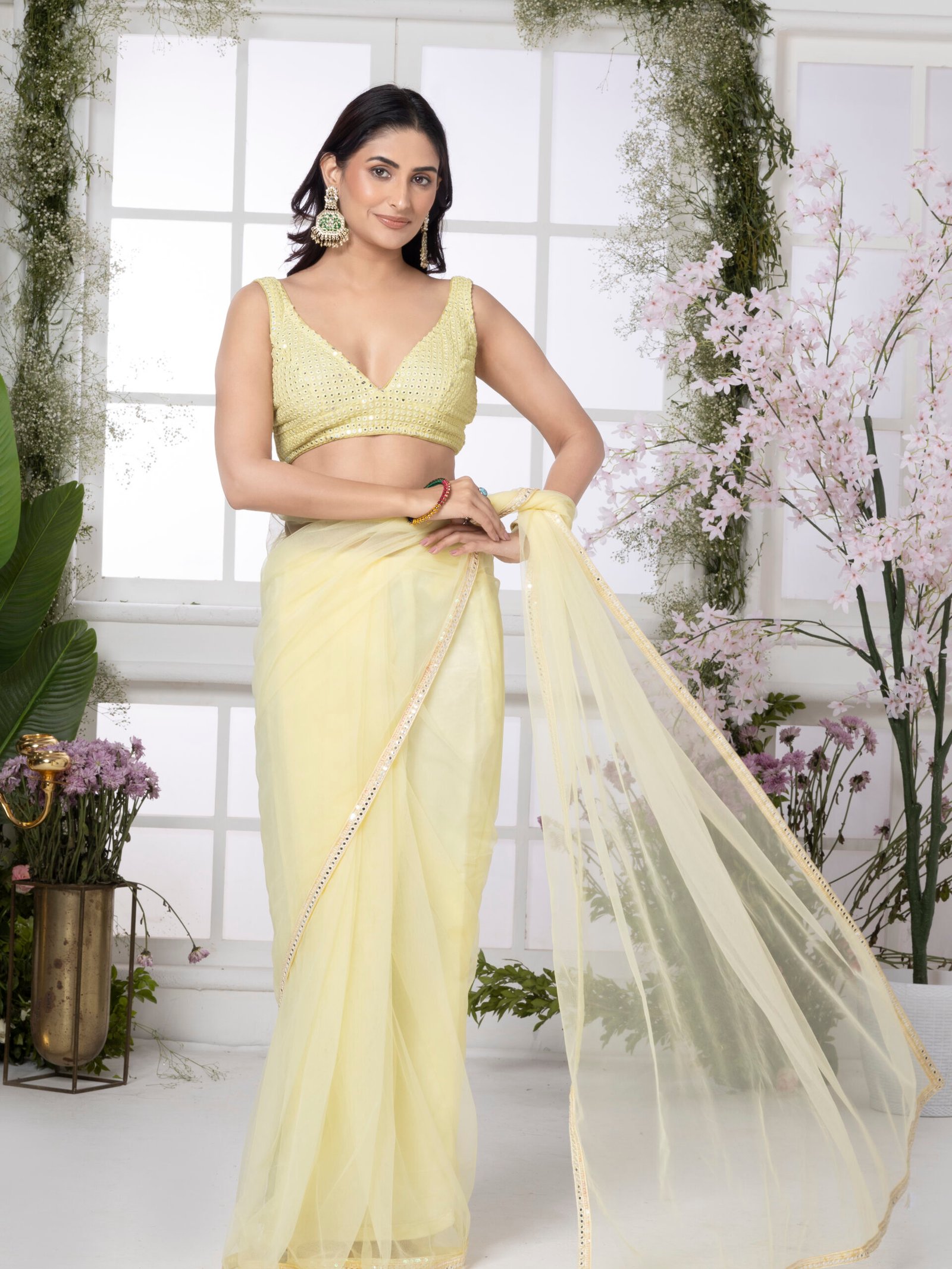 Cream Net Saree With Mirror Border - Image 4